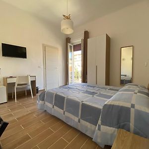 Camera con letto king size